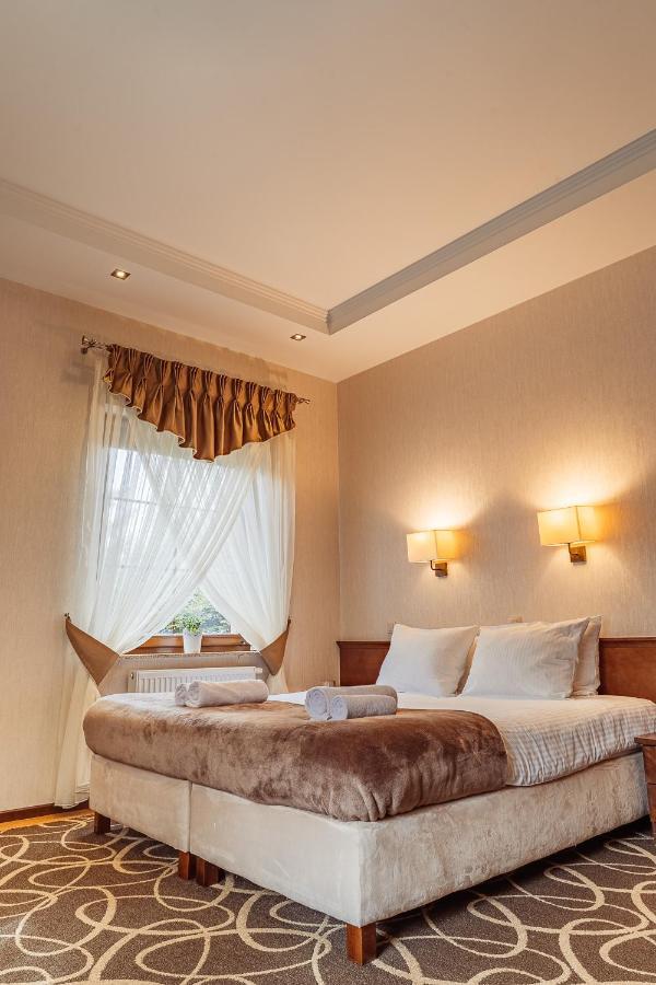 Kazimierówka Hotel Dwor Choiny מראה חיצוני תמונה