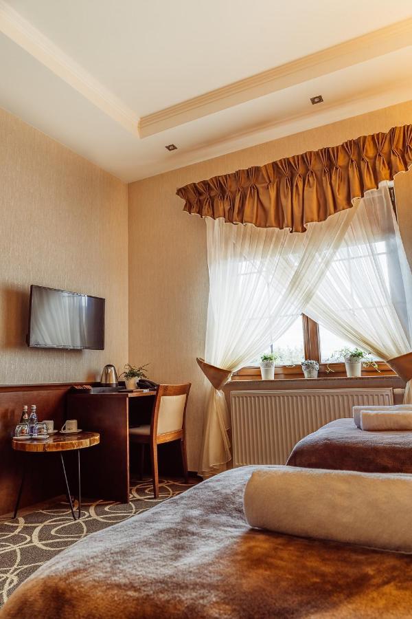 Kazimierówka Hotel Dwor Choiny מראה חיצוני תמונה