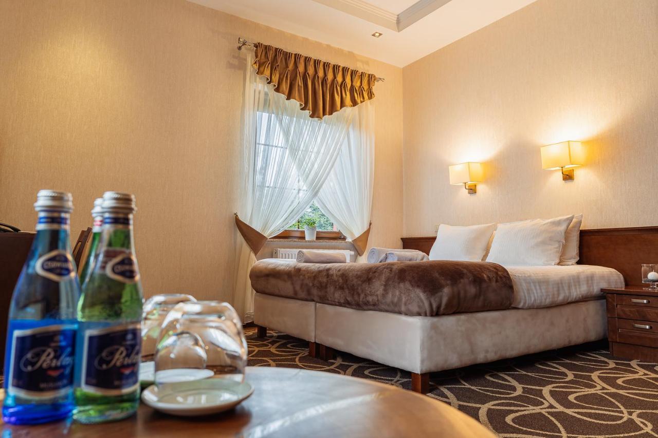 Kazimierówka Hotel Dwor Choiny מראה חיצוני תמונה