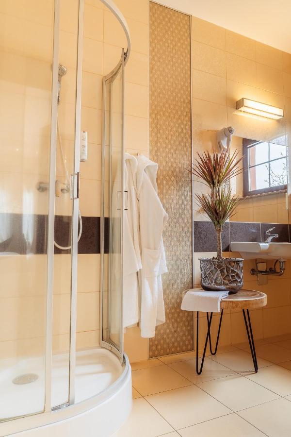 Kazimierówka Hotel Dwor Choiny מראה חיצוני תמונה