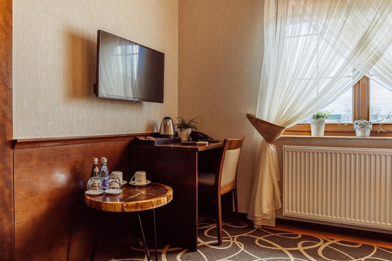 Kazimierówka Hotel Dwor Choiny מראה חיצוני תמונה