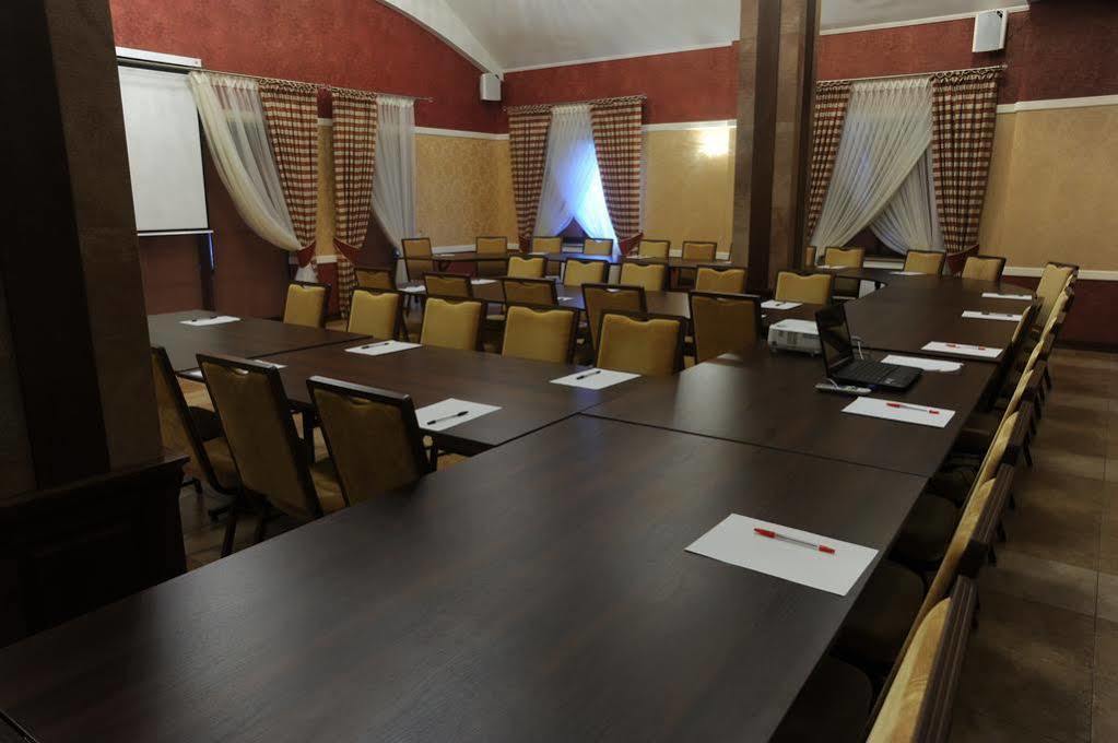 Kazimierówka Hotel Dwor Choiny מראה חיצוני תמונה