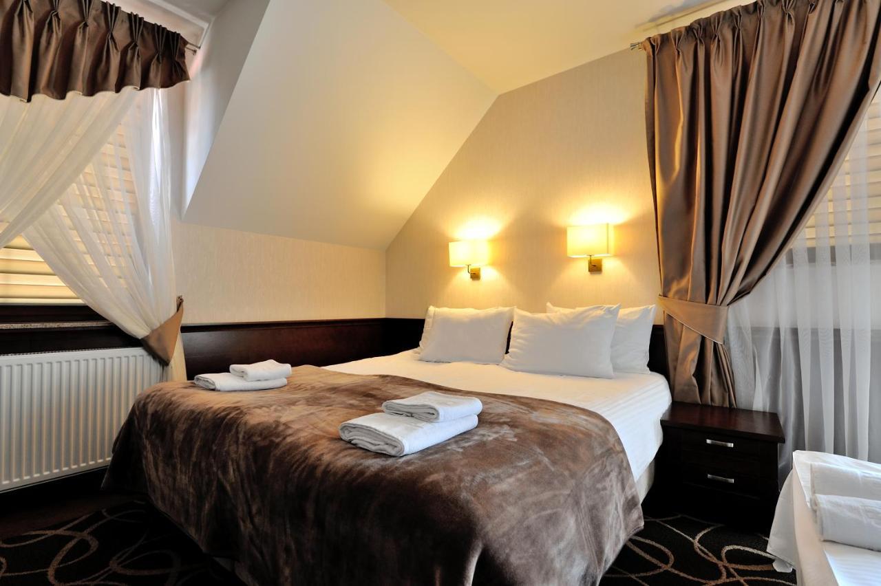 Kazimierówka Hotel Dwor Choiny מראה חיצוני תמונה