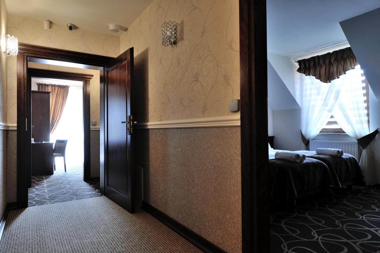 Kazimierówka Hotel Dwor Choiny מראה חיצוני תמונה